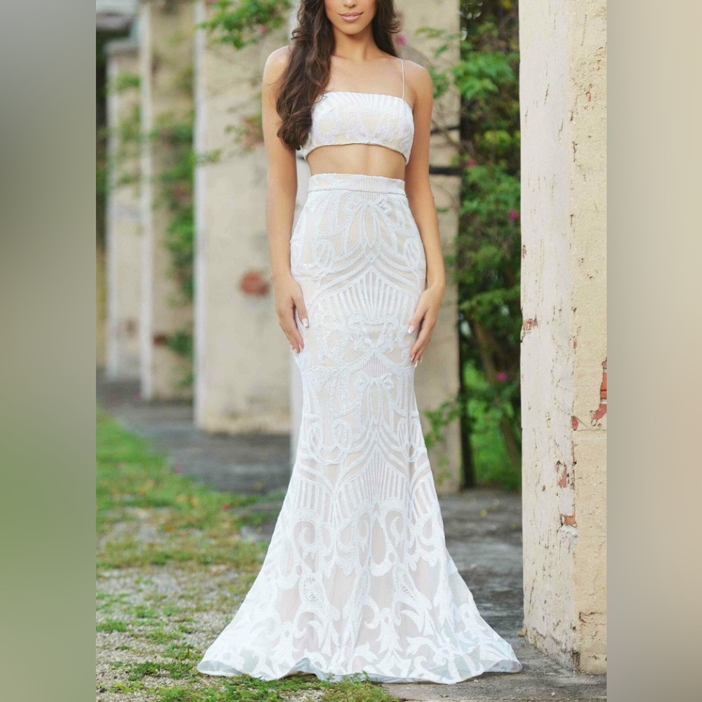 LADY BLACK TIE JEANETTE 2 Piece Embellished Set